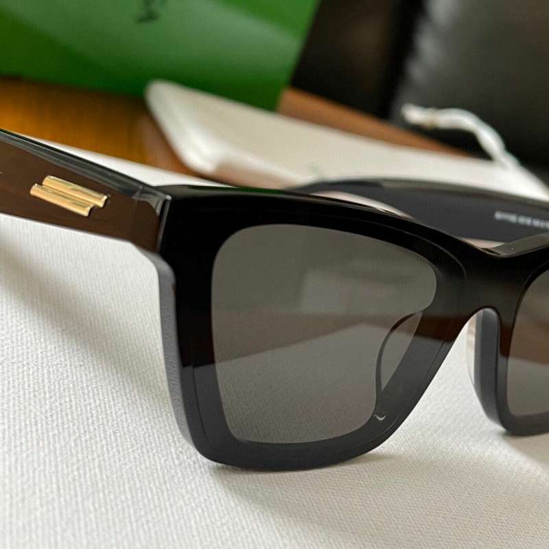 Picture of Bottega Veneta Sunglasses _SKUfw41934109fw